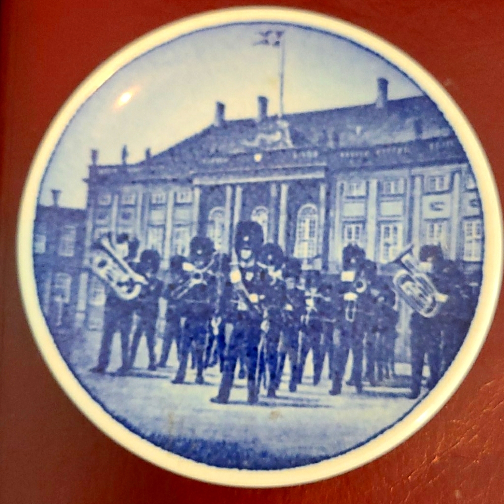 Vintage Royal Copenhagen Denmark Vagtparaden Mini